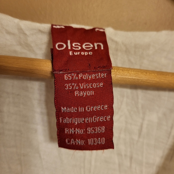 Olsen. Sleeveless v-neck jersey blouse. Cream. Med. - Picture 2 of 6